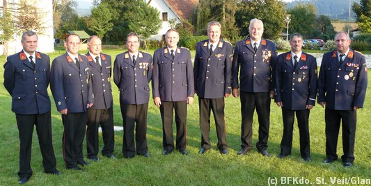 02_Die gewhlten Kommandante der Feuerwehren des Bezirkes St Veit.JPG