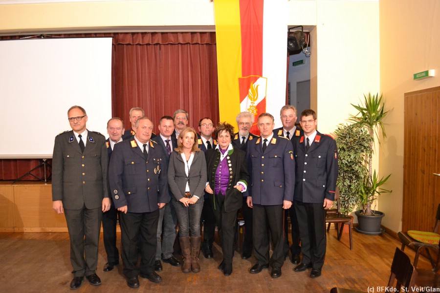 01_Ehrengste des Bezirksfeuerwehrtages 2013.JPG